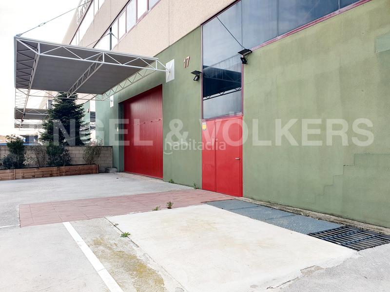 Foto 6b400633-3506-4142-9122-a1833278aab8. Nau industrial a Montigalà Badalona