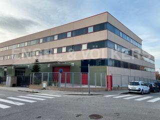 Fabrikhalle in Montigalà. Nave industrial a estrenar en badalona