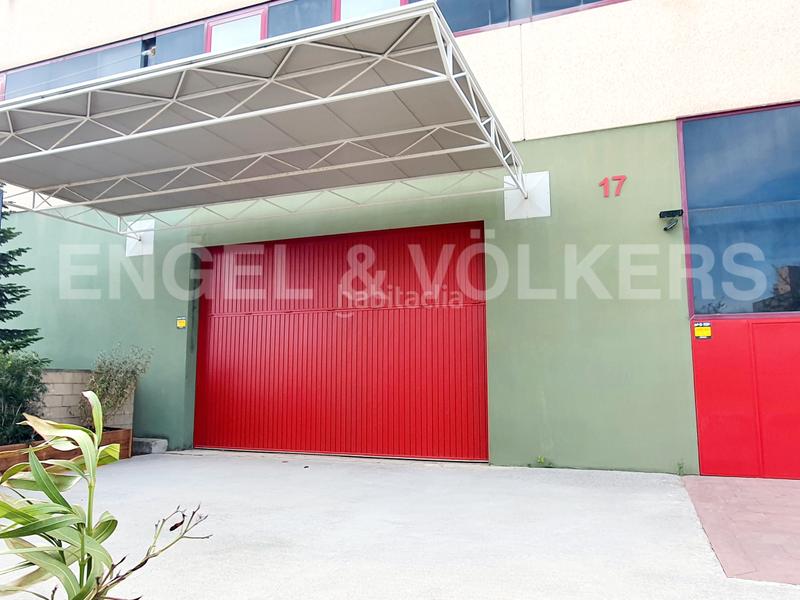 Foto e3d3042c-57d0-4ed7-8e45-519b3dc32f88. Nau industrial a Montigalà Badalona