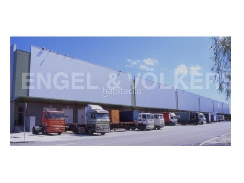 Foto d612ba14-4fd2-42db-ab8e-0efb7bf66d21. Lloguer nau industrial a Zona Franca - Port Barcelona