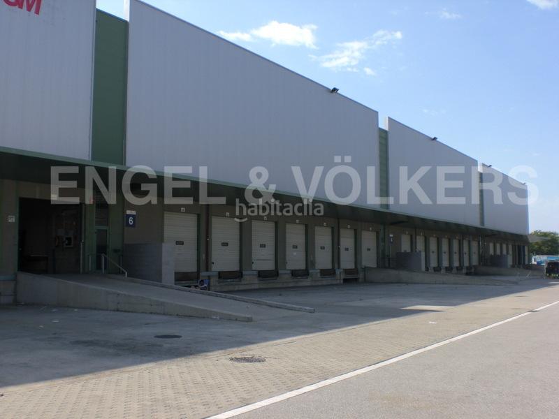 Foto ec8d9b02-1fe7-4ebc-8c15-483b6a6dca3e. Lloguer nau industrial a Zona Franca - Port Barcelona