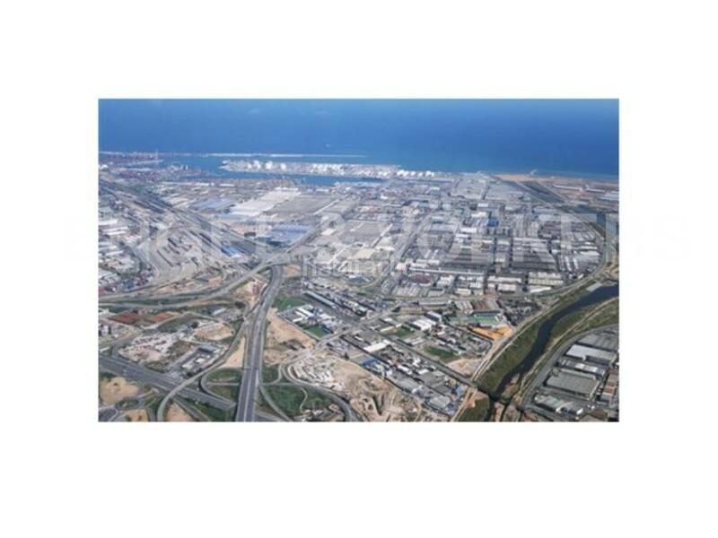 Foto 2ef173a2-3528-426e-967a-1bdecd9ad05e. Rent industrial building in Zona Franca - Port Barcelona