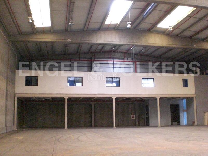 Foto 5e72deb5-3067-4c2a-8a7d-253b69540aff. Rent industrial building in Zona Franca - Port Barcelona