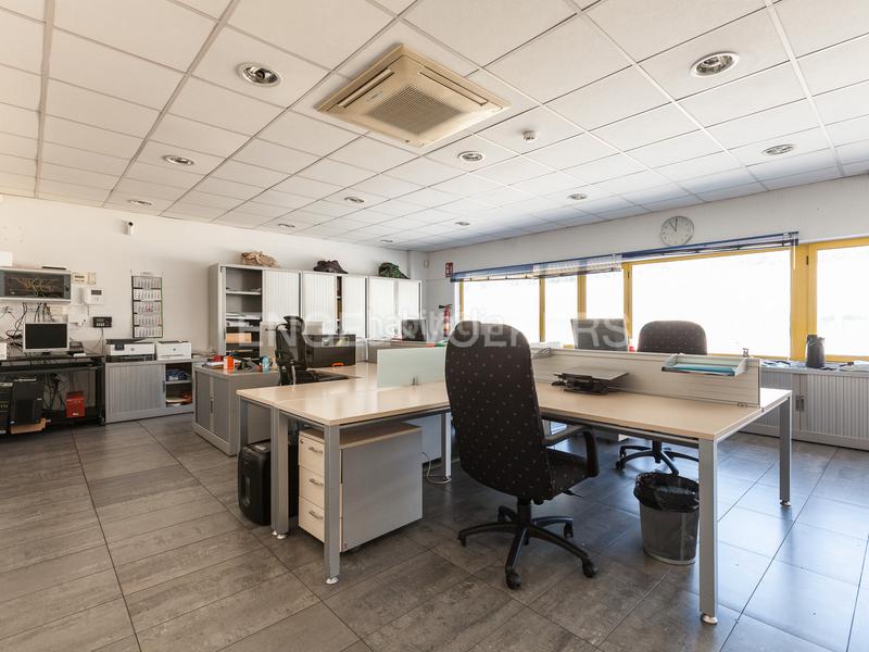 Foto 37ae3457-8ed4-4a40-8cd3-55d1fdb6ee5f. Nau industrial a Monistrol de Montserrat