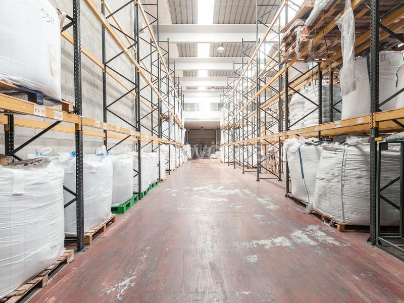 Foto c142b6e3-078e-4321-9747-a2f942e2a300. Nau industrial a Monistrol de Montserrat