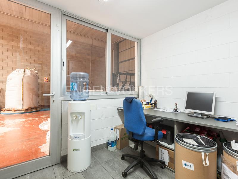 Foto f50761ae-e473-498b-858f-f8ea1ca0414c. Nau industrial a Monistrol de Montserrat