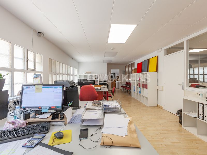 Foto ed4baa12-7180-41ab-8927-0cbf9e9c8d2d. Industrial building in Barri del Centre Terrassa