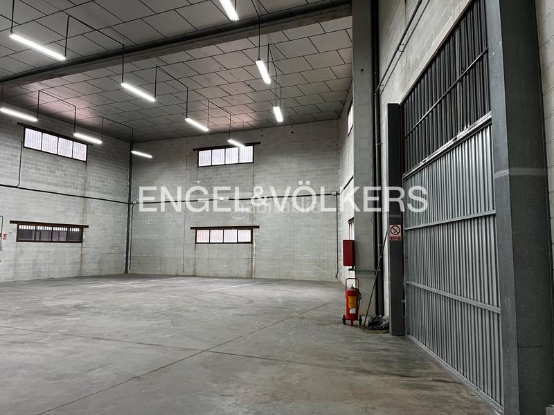 Foto cb3ea129-ec2b-4af4-91f3-8254efde79bd. Nave industrial  en n 150 km 2.6 en Montcada i Reixac