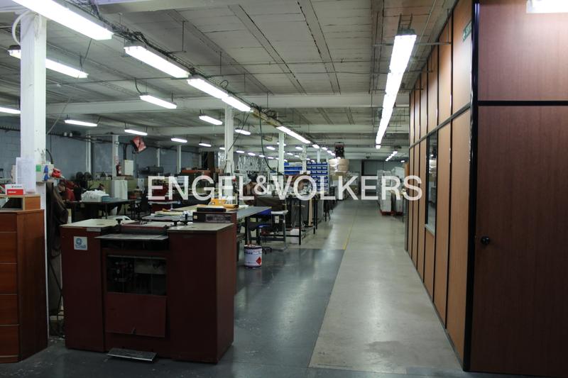 Foto 0a9c6d3d-81b8-4bdc-a3f1-8c17cff1619c. Capannone industriale in Mas Rampinyo - Montcada Nova - Carrerada Montcada i Reixac