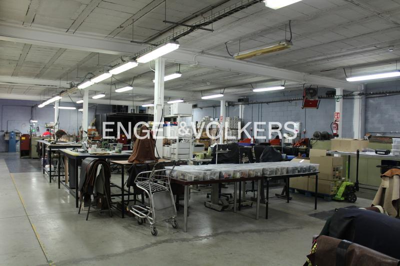 Foto 15d85d5b-6b96-49bd-8e46-449dd2d08063. Capannone industriale in Mas Rampinyo - Montcada Nova - Carrerada Montcada i Reixac