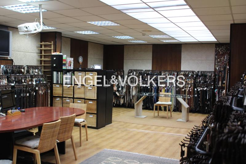 Foto 7651a7f2-4a30-4340-be08-126d62c00563. Capannone industriale in Mas Rampinyo - Montcada Nova - Carrerada Montcada i Reixac