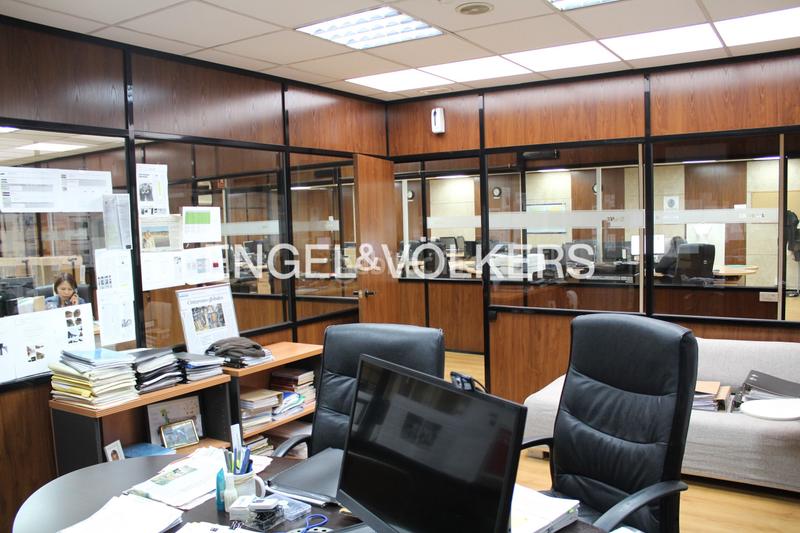 Foto ce1b1255-4953-47e5-88ec-32d1472d5353. Capannone industriale in Mas Rampinyo - Montcada Nova - Carrerada Montcada i Reixac