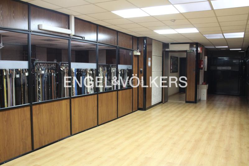 Foto dfd66c32-597d-4be3-90e8-e1e493a1b4bc. Capannone industriale in Mas Rampinyo - Montcada Nova - Carrerada Montcada i Reixac