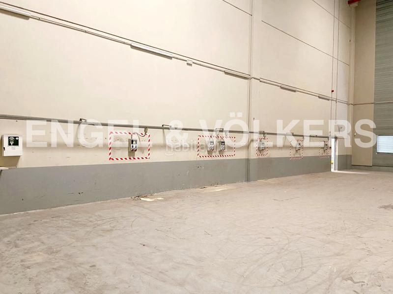 Foto 73704349-a4a6-4f85-ae13-1b5dff7130c7. Alquiler nave industrial parque logístico en Valls