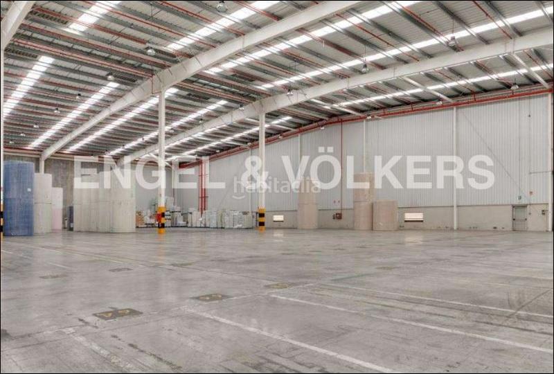 Foto c147b52c-560d-4c55-9c06-757bf7e0d6ba. Alquiler nave industrial parque logístico , riesgo medio en Valls