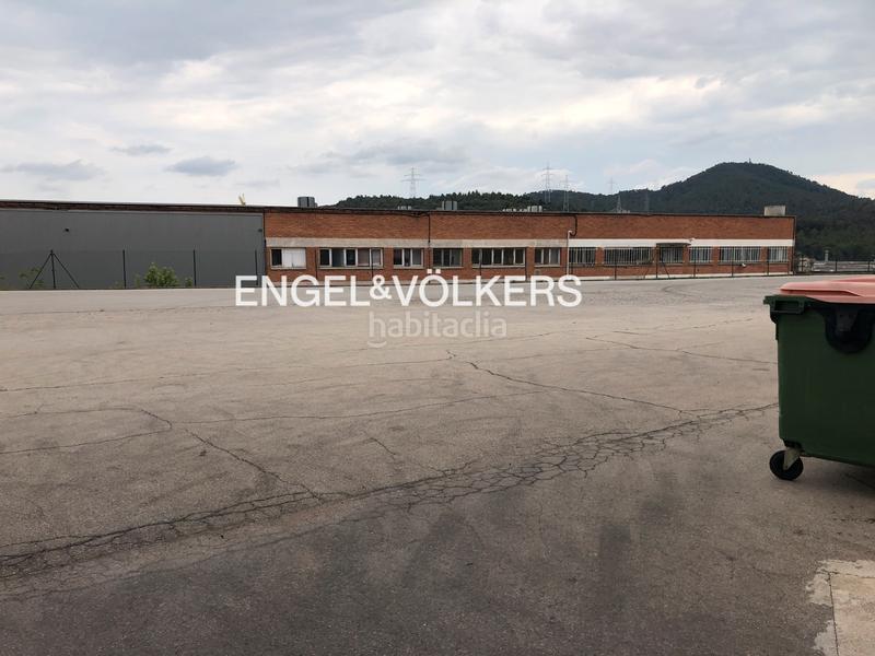 Foto 1ef17584-5420-4126-9694-c781ccad2d89. Industrial building in Centre Rubí