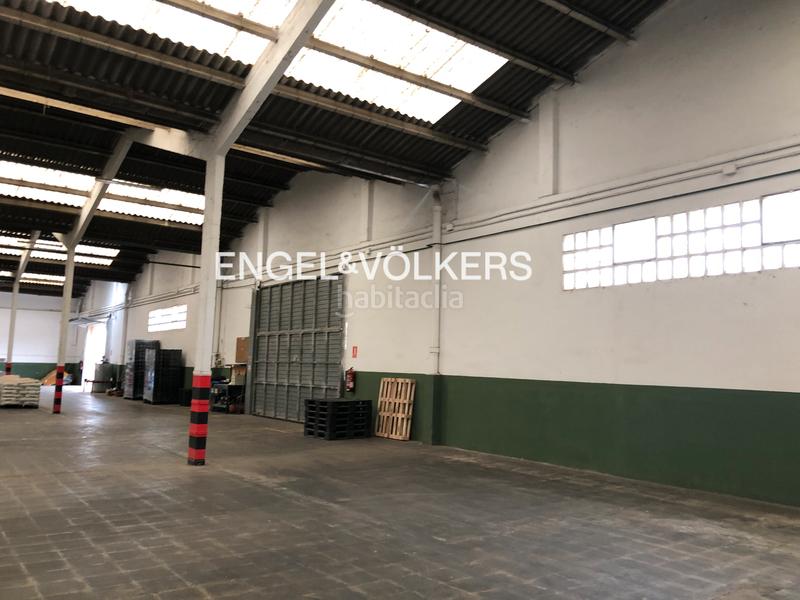 Foto 486d8f99-a063-41ed-9bdd-d6631e5a3795. Industrial building in Centre Rubí