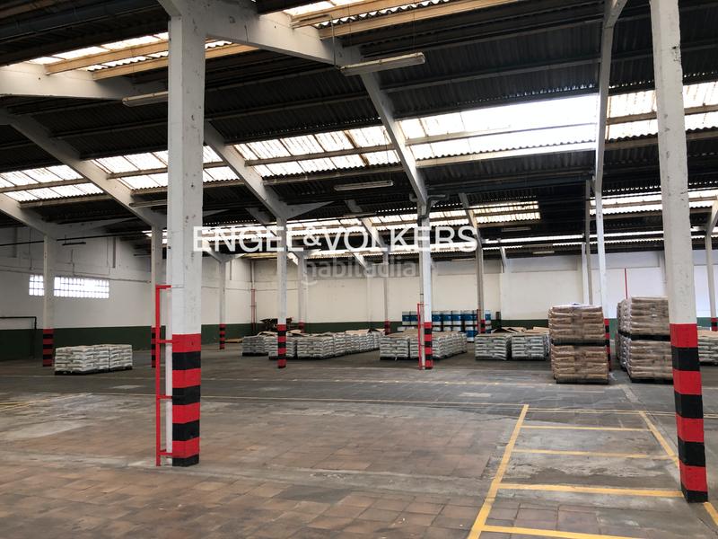 Foto 4fc5a5b7-87a5-48d1-9f06-ca6d3661b6fe. Industrial building in Centre Rubí