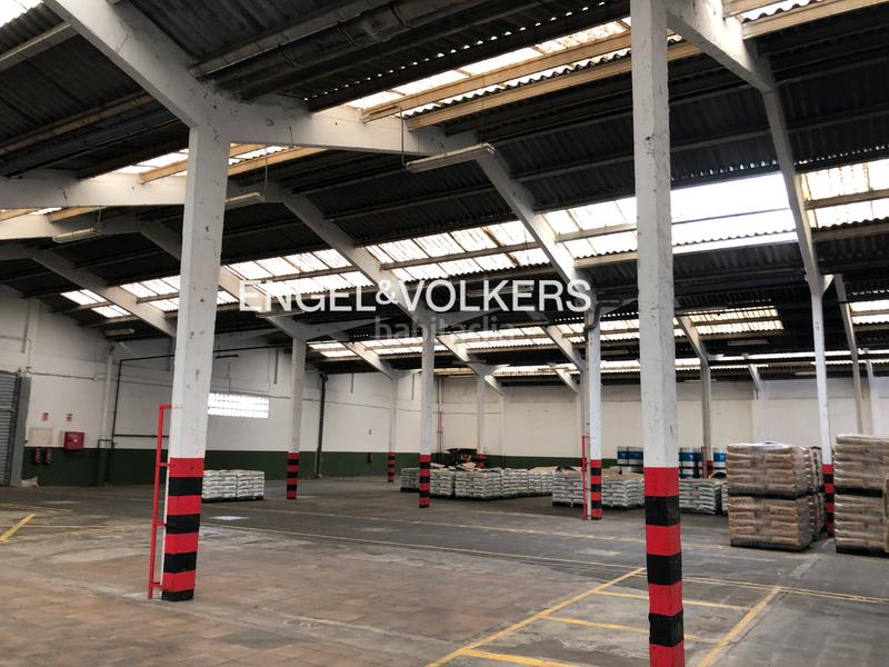 Foto 5e13f90f-3a2b-4a20-90f7-67efa19897f2. Industrial building in Centre Rubí