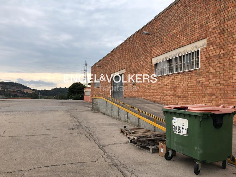 Foto 62197e6b-b5a7-48c0-8edd-f9e3bf7bd8e9. Industrial building in Centre Rubí