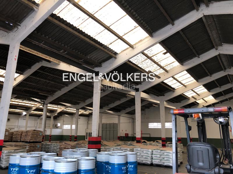 Foto 8016dd07-9730-4dbb-b717-fd22f593acb7. Industrial building in Centre Rubí