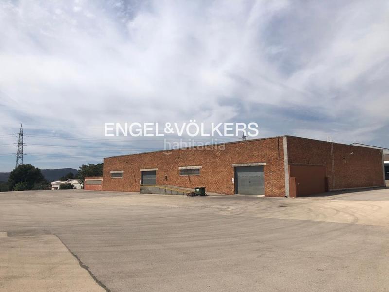 Foto 9f72d232-0642-4e05-8cd9-e73ea7219e51. Industrial building in Centre Rubí