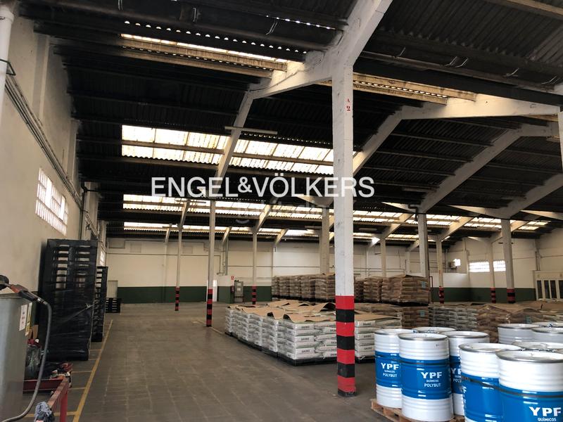 Foto a88ae8d0-1e0f-4126-ad75-302fe8399a72. Industrial building in Centre Rubí