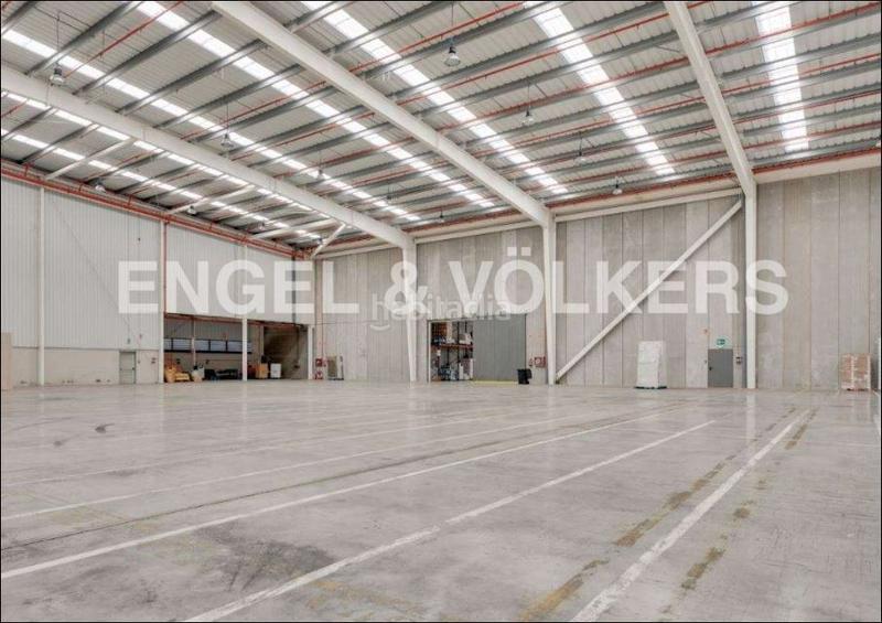 Foto 2086328c-4955-42e1-9cd9-36bd53e33306. Rent industrial building in Valls