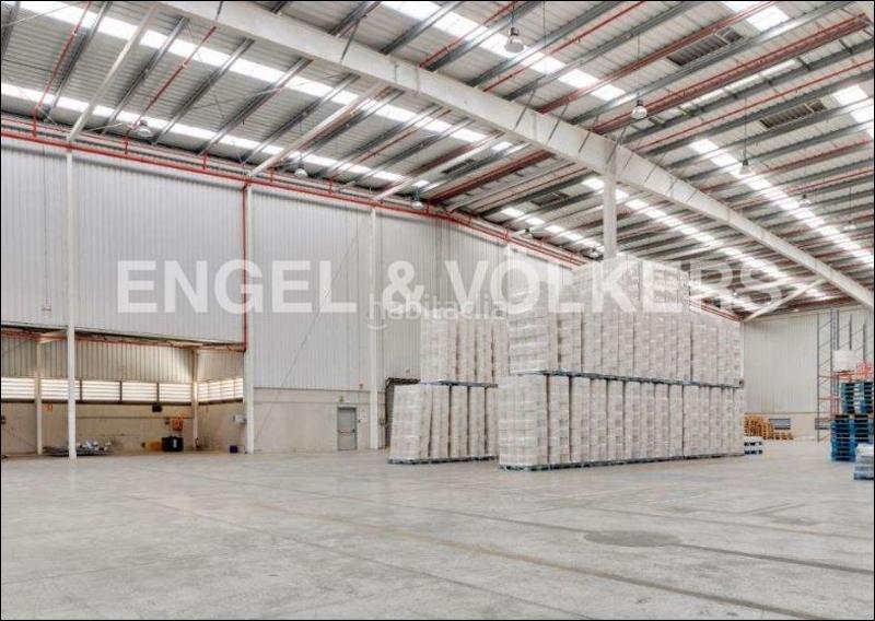 Foto 3ff8261a-f064-49d4-8d1a-3715bfa4ed43. Rent industrial building in Valls