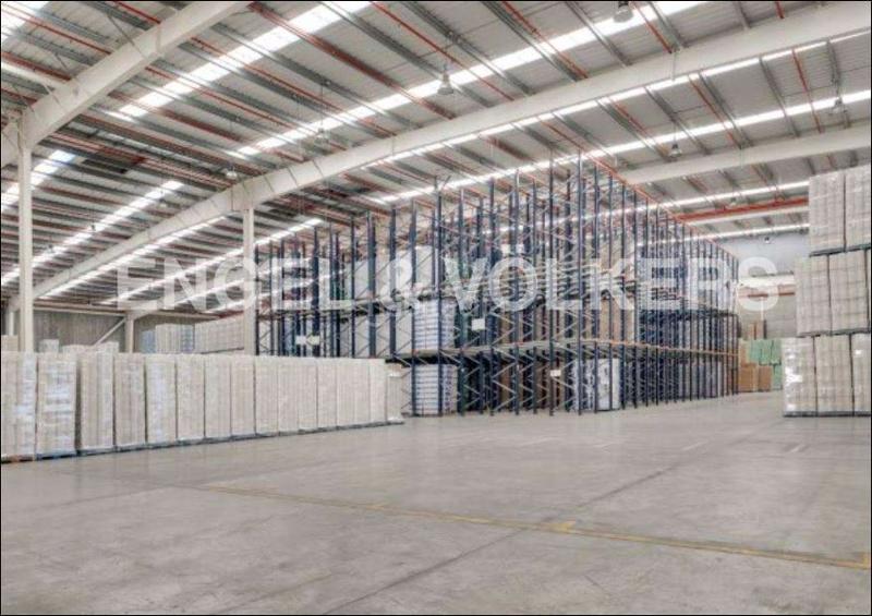 Foto 648d7b40-4337-42c8-b814-2ade49896372. Rent industrial building in Valls