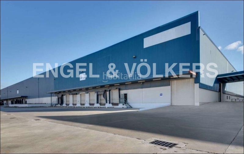 Foto a7065668-4d2c-4cd0-964e-82c44f34276e. Rent industrial building in Valls
