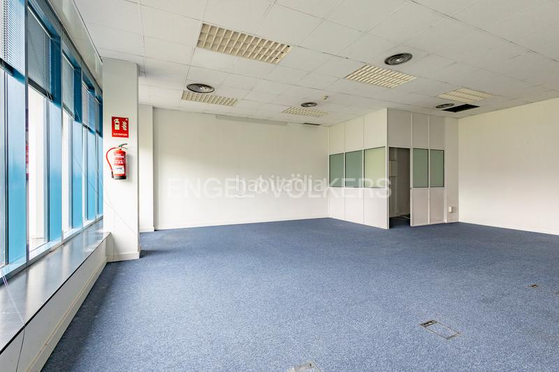 Foto 7810d922-04bc-47be-9384-1aeebbbe24e4. Location bureau avec parking dans Zona Industrial Prat de Llobregat (El)