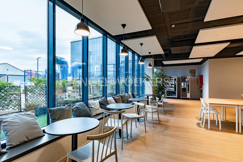 Foto aad48240-7243-408c-bcf1-9bec5a6c2d1d. Location bureau avec parking dans Zona Industrial Prat de Llobregat (El)