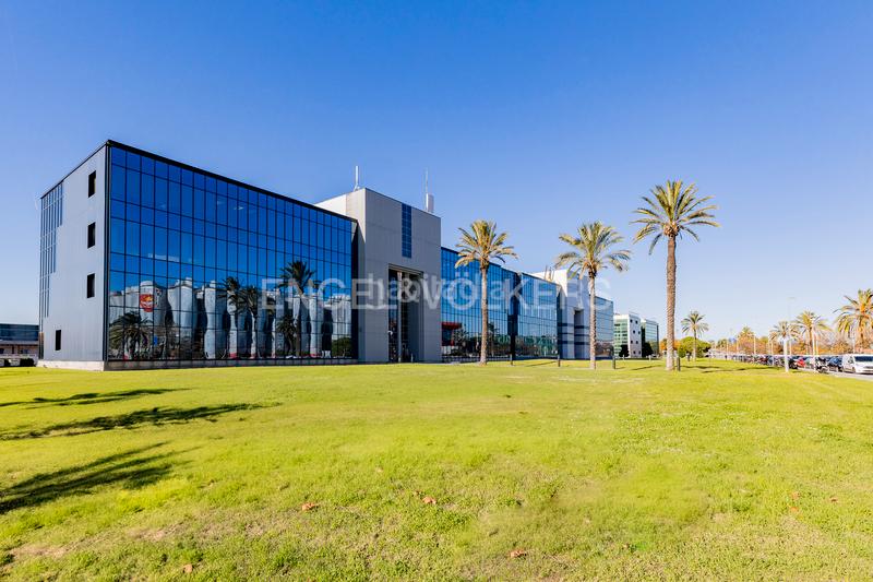 Foto ef4bc887-05dd-486d-a25a-05640ea2a4bc. Location bureau avec parking dans Zona Industrial Prat de Llobregat (El)