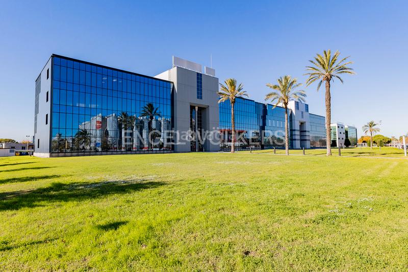 Foto 49df65e5-a0ee-41c1-97a2-d71d66361646. Miete büro mit parking in Zona Industrial Prat de Llobregat (El)
