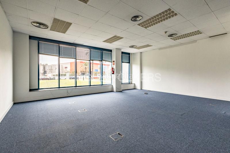 Foto 10abb07f-af07-424d-84df-74b00d3bebb0. Rent office space with parking in Zona Industrial Prat de Llobregat (El)