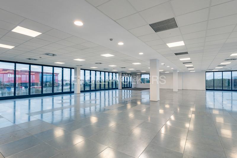 Foto c76f78ed-3c65-4abc-8507-3347d65a35e1. Rent office space with parking in Zona Industrial Prat de Llobregat (El)