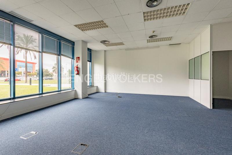 Foto d128e376-cecc-4797-b1a6-828baf421e0d. Rent office space with parking in Zona Industrial Prat de Llobregat (El)