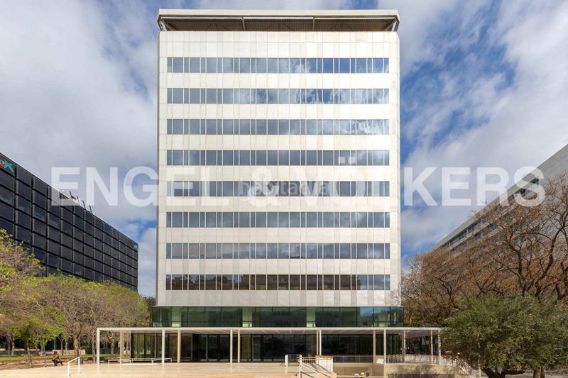 Foto 061a2f84-c120-46ce-a907-7cb36b884f05. Rent office space with parking in Barri de les Corts Barcelona