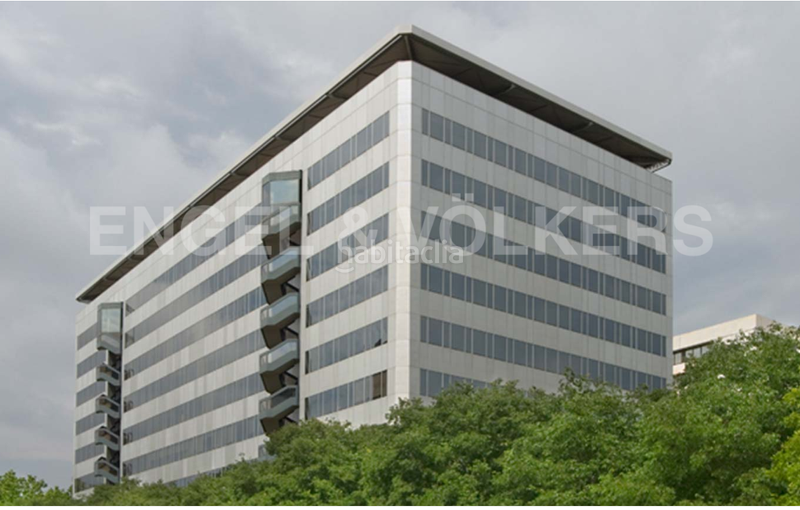 Foto f68bc006-e3d5-445e-97a2-dd473d28b9a8. Rent office space with parking in Barri de les Corts Barcelona