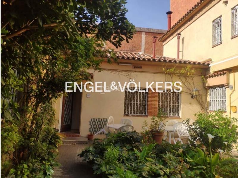 Foto 756b539a-7cf7-4213-befe-ecab9a69961f. Residential plot in Centre Santa Coloma de Gramenet