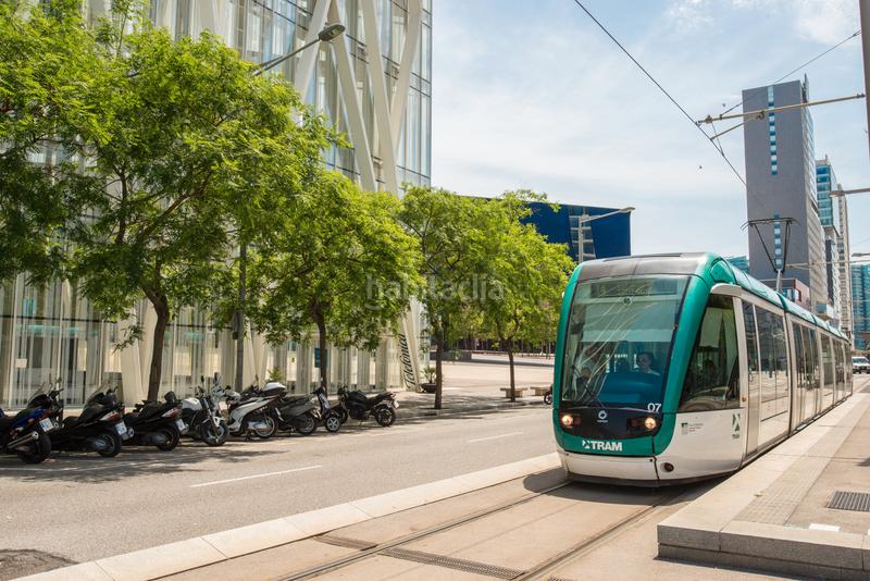 Foto 335cdaf5-cf6b-4303-96e9-01bdbed6a6f2. Alquiler oficina s en alquiler con terraza comunitaria en Badalona