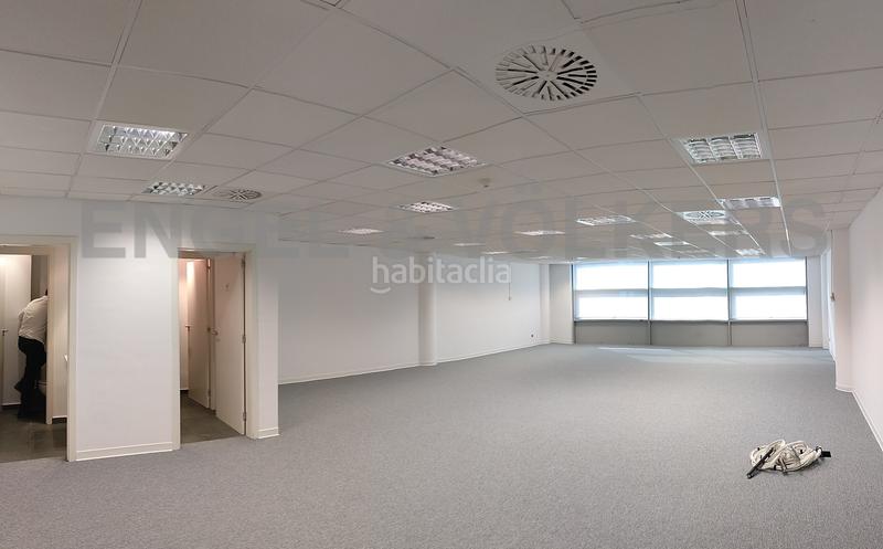 Foto c9b7b631-bdd8-47ec-9a8b-5ce3b84be288. Alquiler oficina s en alquiler con terraza comunitaria en Badalona