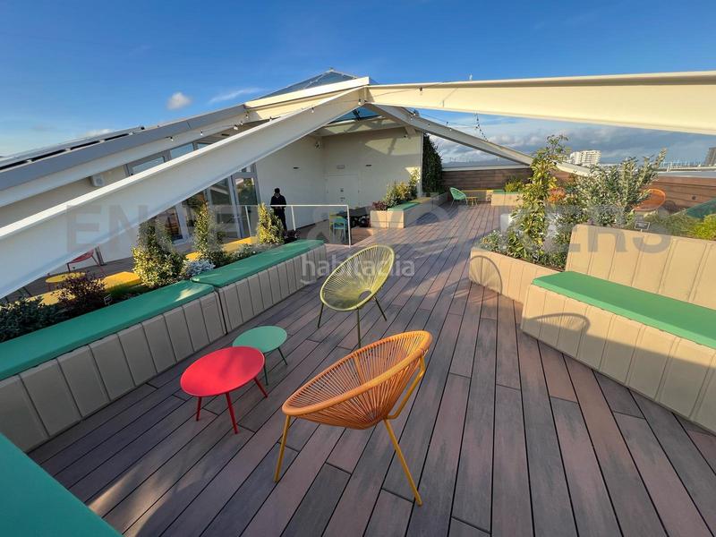 Foto ce4c1d38-d8df-46e6-b0c3-772df8d9900f. Rent office space with parking in El Remei Badalona