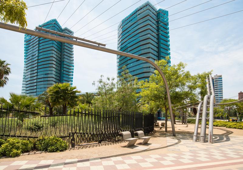 Foto 50b0f0e8-6f37-4be5-ad50-2aabe7005f97. Alquiler oficina s en alquiler con terraza comunitaria en Badalona