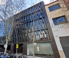 Alquiler Oficina en Poblenou. Oficinas con terraza en 22