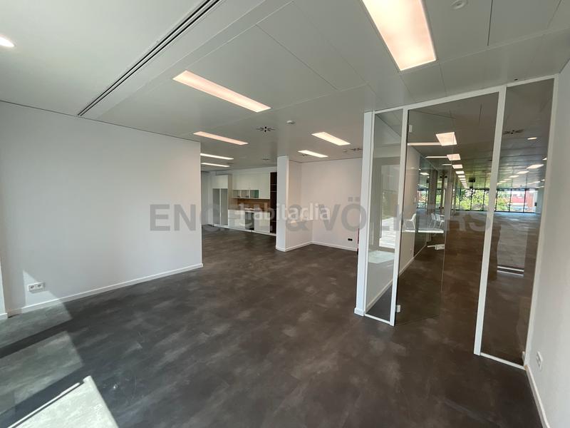 Foto 87a28a67-2078-490a-bd09-9e77eb2378a7. Alquiler oficina s con terraza en 22 en Poblenou Barcelona