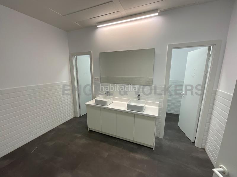 Foto ef2f7dbf-1f58-4666-9a67-e8be6199f975. Alquiler oficina s con terraza en 22 en Poblenou Barcelona