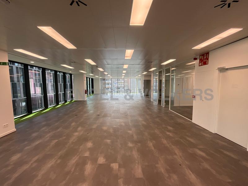 Foto f07fd97d-62d0-4114-bd4c-87094cc0028c. Alquiler oficina s con terraza en 22 en Poblenou Barcelona