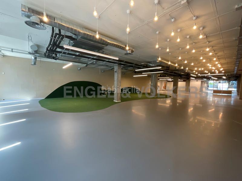 Foto 09e60975-d5c2-4648-bea0-e860d5e22cc8. Miete büro mit parking in Poblenou Barcelona